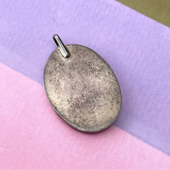 Vintage signed scrimshaw style pendant columbine flower silver plate? - Picture 6 of 10